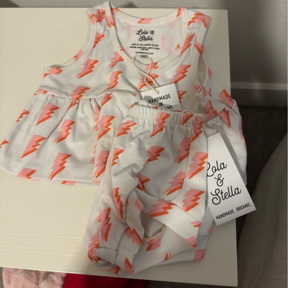 lola & stella Other - Matching girls set